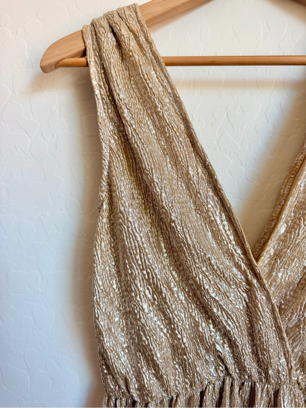 LuLu’s Sleeveless V-Neck Gold Evening Maxi Dress - Picture 3 of 6